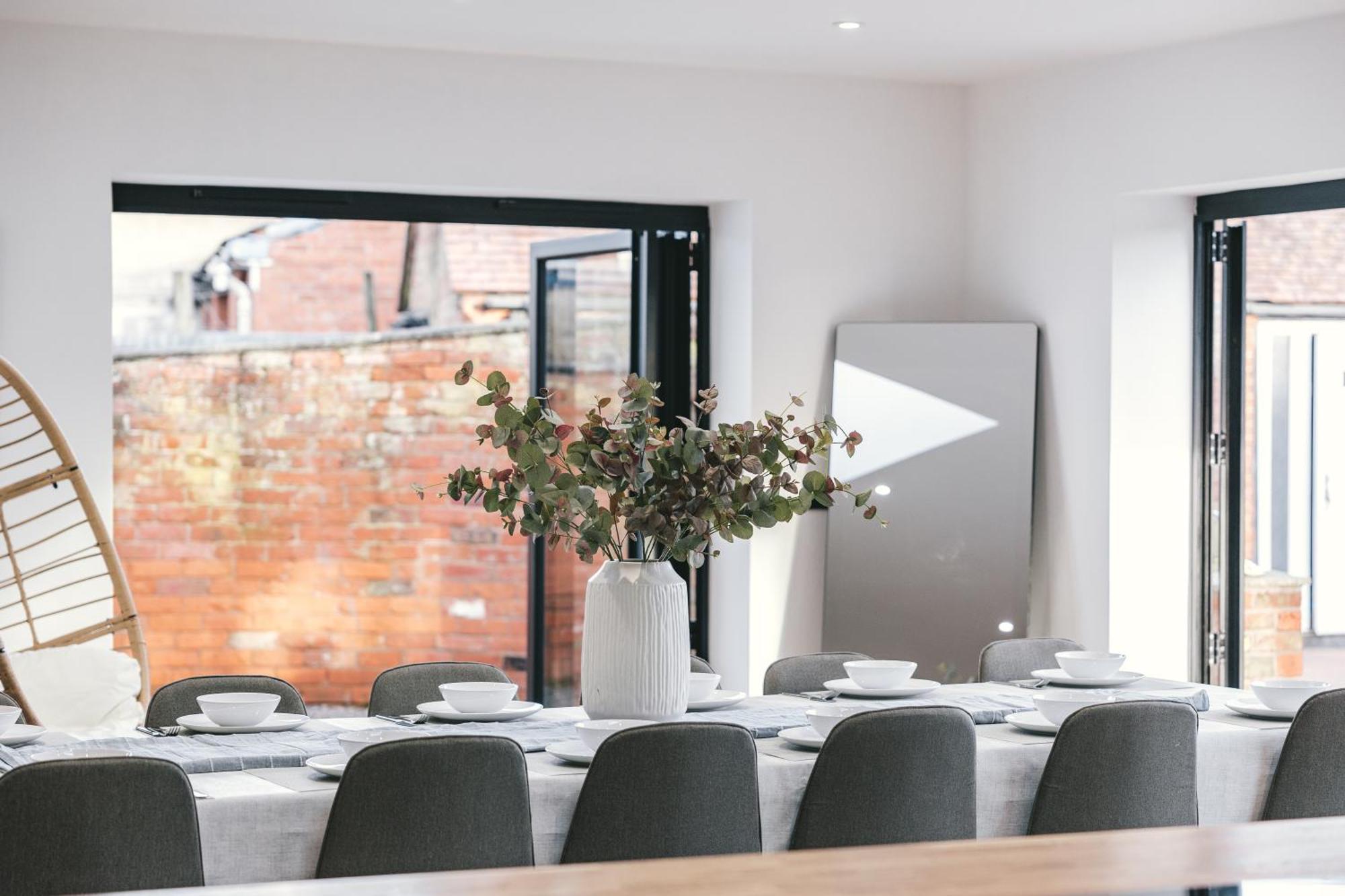 House With A Cinema And Games Room, Sleeps 17 Shrewsbury Bagian luar foto