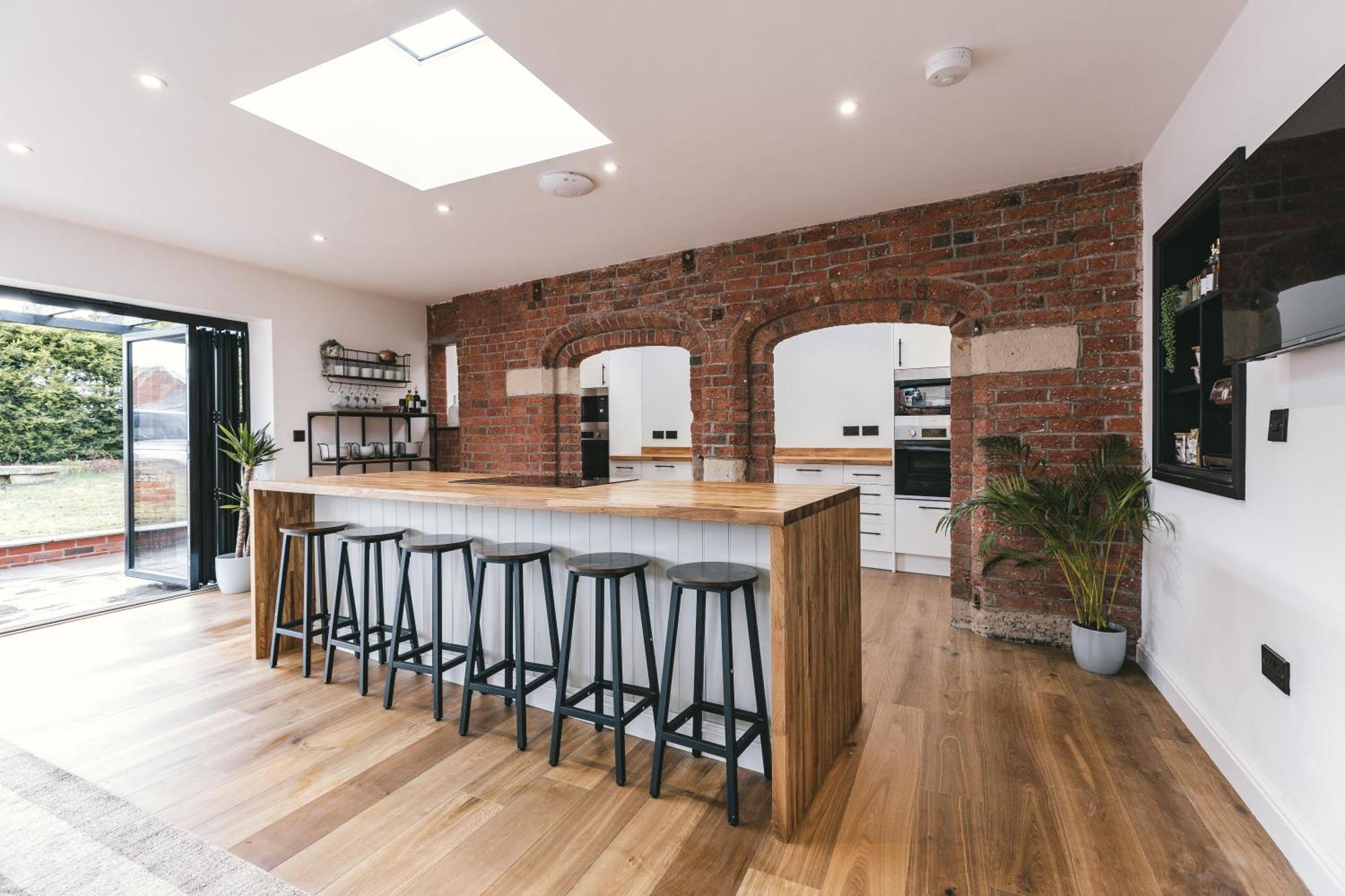 House With A Cinema And Games Room, Sleeps 17 Shrewsbury Bagian luar foto