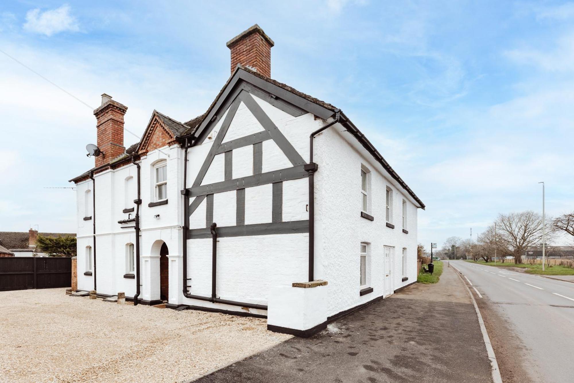 House With A Cinema And Games Room, Sleeps 17 Shrewsbury Bagian luar foto