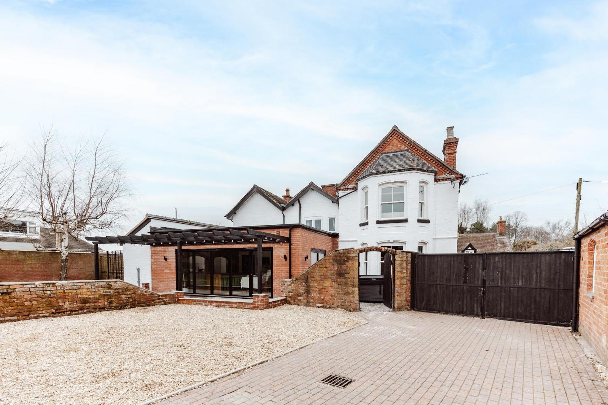 House With A Cinema And Games Room, Sleeps 17 Shrewsbury Bagian luar foto